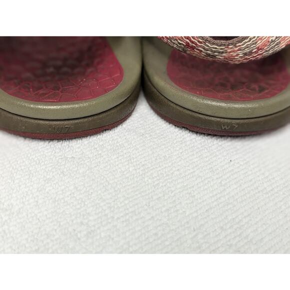 Chaco Fantasia Sandals Size 7 Cycloid Scale Strappy Toe Loop EcoTread Luvseat - Picture 5 of 7